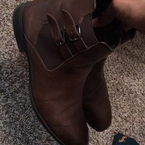 Chelsea boots